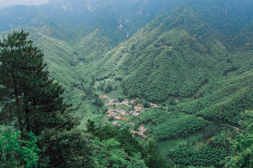 Sustainable stays meet natural beauty in Kumrat, where eco-friendly glamping, green resorts, and community efforts protect Pakistan’s wilderness.