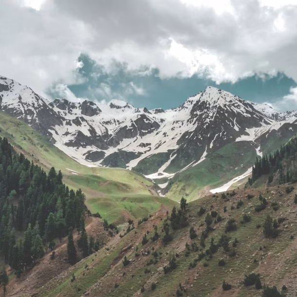 Kumrat vs Naran Valley: Which Valley Should You Visit in May?
