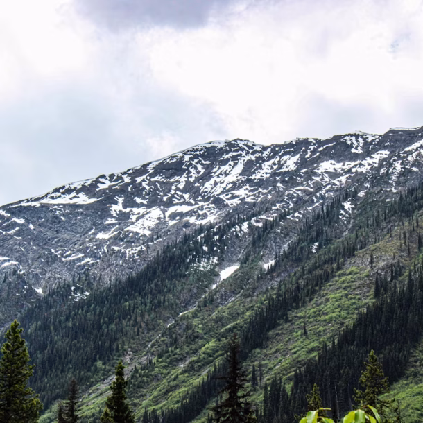 Discover why September in Kumrat Valley is the ultimate retreat. Enjoy peaceful glamping stays, crisp weather, and thinning crowds at Heaven on Earth.