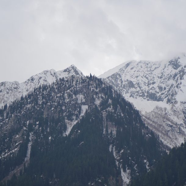 Save big with early booking summer offers for 2026. Compare spring vs summer Kumrat and secure discounted glamping at Heaven on Earth before the peak season.