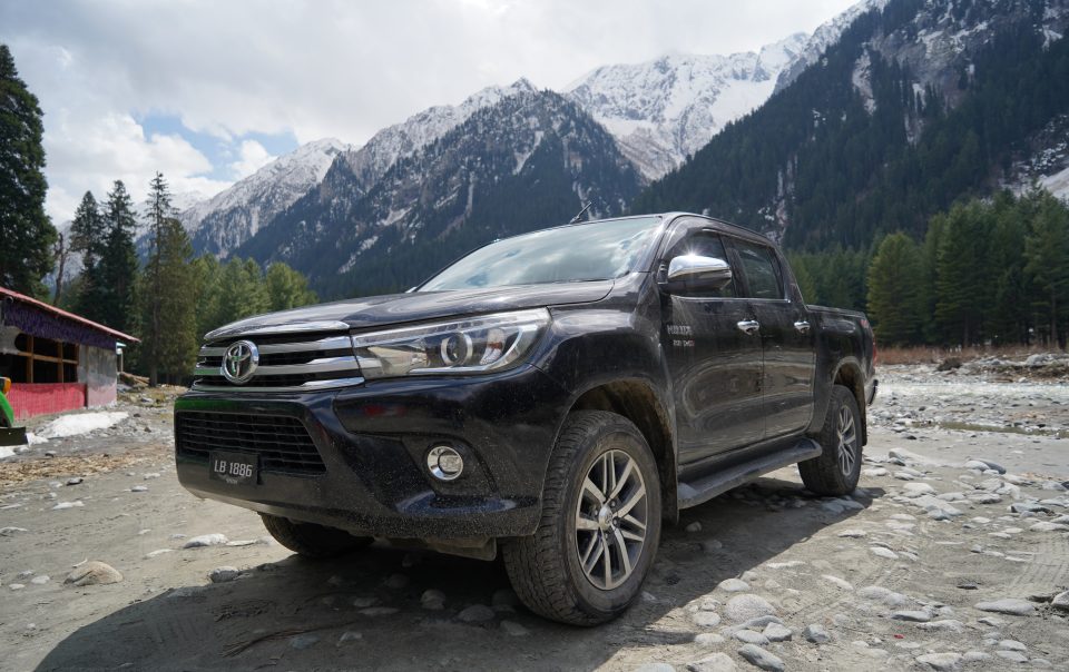 Master your Islamabad to Kumrat Valley road trip in 2026. Get expert tips on April road conditions, 4x4 rental Kumrat, and safe driving to Dir.