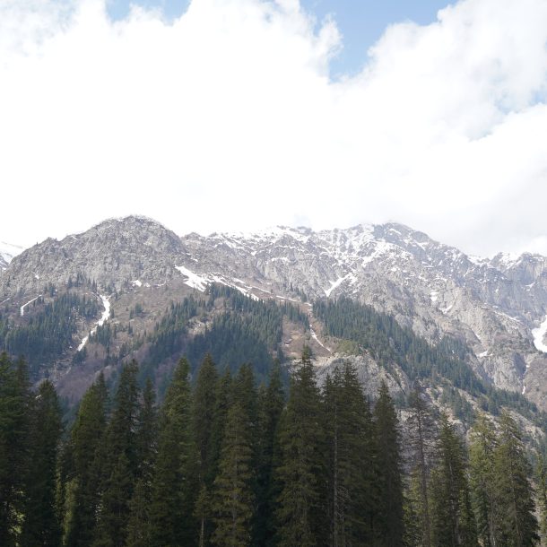 Master your Kumrat Valley spring packing list for 2026. Get expert advice on weather layers, spring travel gear, and essential dome stay preparation.